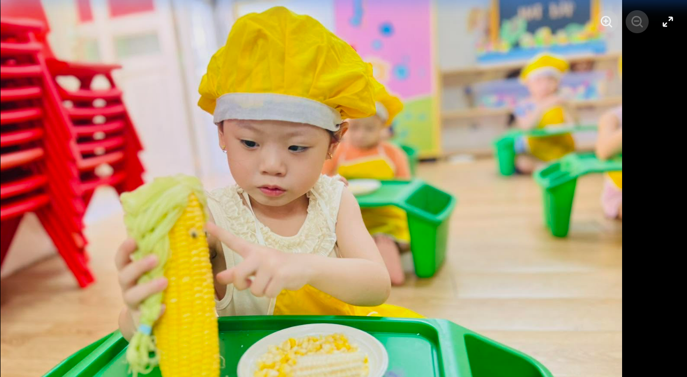 Bé rèn luyện kỹ năng sống